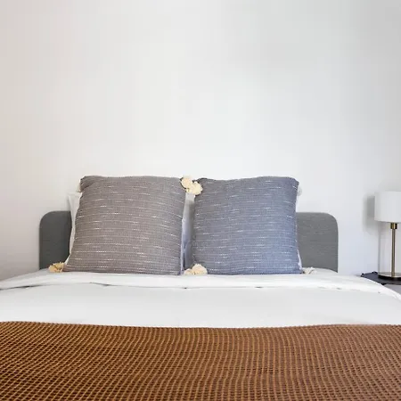 Experience Luxury In Lisbon: Embrace Central Comfort Séjour chez l'habitant Lisboa