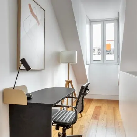Experience Luxury In Lisbon: Embrace Central Comfort Habitación en casa particular